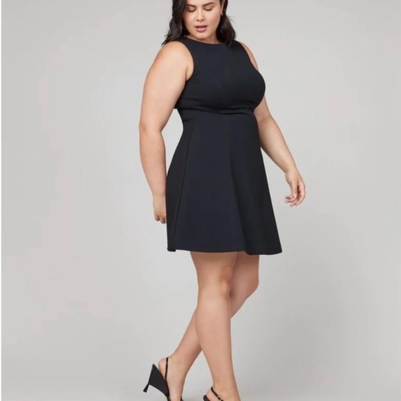 SPANX The Perfect Fit & Flare Slimming Compression Minidress Size Small NWT - Picture 2 of 7